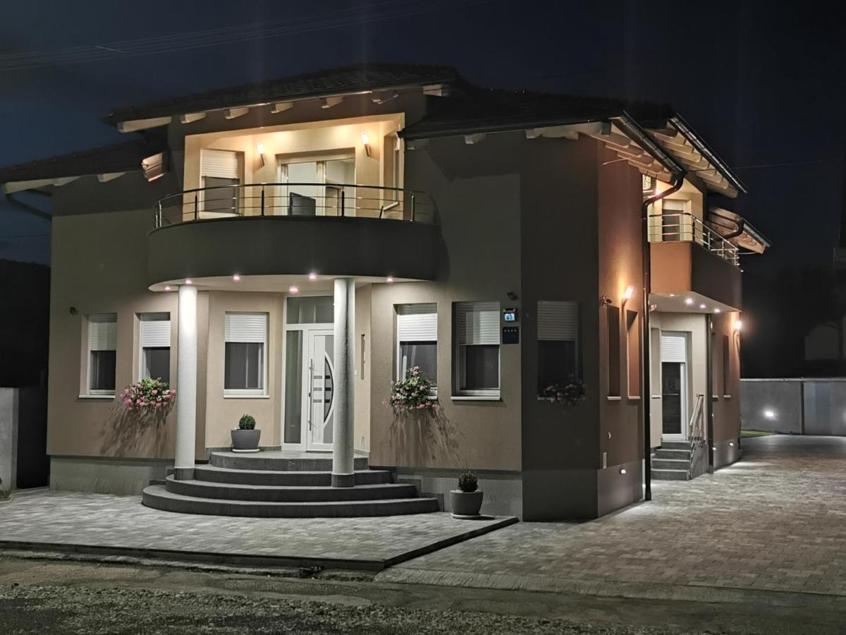 Apartman Bozur **** Satnica Dakovacka Exterior foto