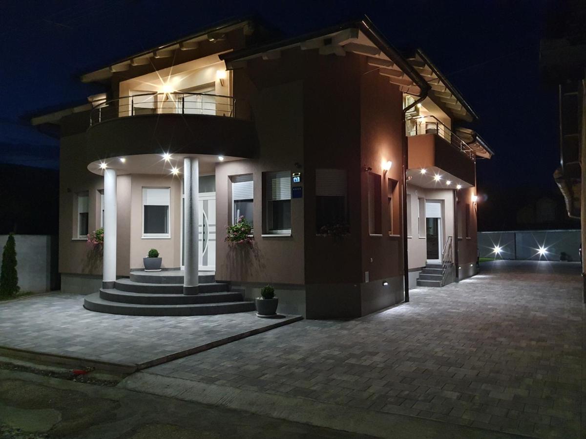 Apartman Bozur **** Satnica Dakovacka Exterior foto
