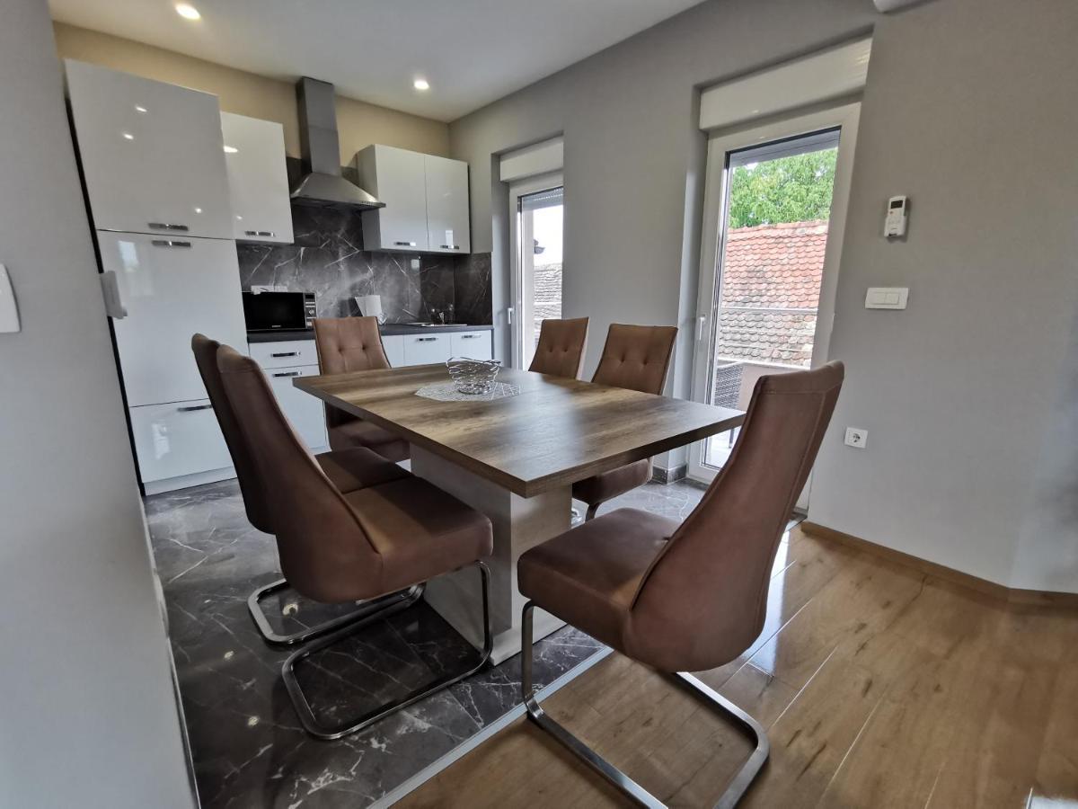 Apartman Bozur **** Satnica Dakovacka Exterior foto